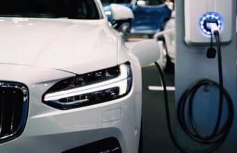 Ce Mașină Alegi Între Plug-in Hybrid, Hybrid și Electrică ce-masina-sa-alegi-hybrid-plug-in-hybrid-electrica