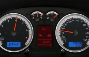 Martori de Bord VW Golf 4 – Ce Reprezintă Fiecare Indicator? martori-de-bord-vw-golf-4