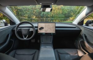 Martori de Bord Tesla Model 3 – Semnificații și Probleme Întâlnite tesla-model-3-martori-bord