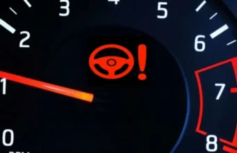 De ce se Aprinde și ce Înseamnă Martorul Volan sau Servodirecție martor-volan-rosu