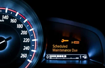 Martor Cheie Service în Bord – Cauze și Semnificații martor-cheie-service-aprins-in-bord