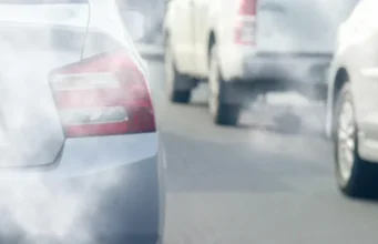 Mașina Scoate Fum Alb Sau Albastru: Cauze și Soluții masina-scoate-fum-alb-sau-albastru